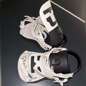 Union Strata Snowboard Bindings (L)